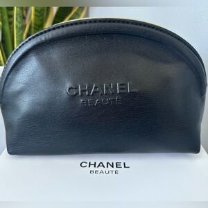 NEW🖤Chanel Beaute’ Novelty Pouch Black 2024